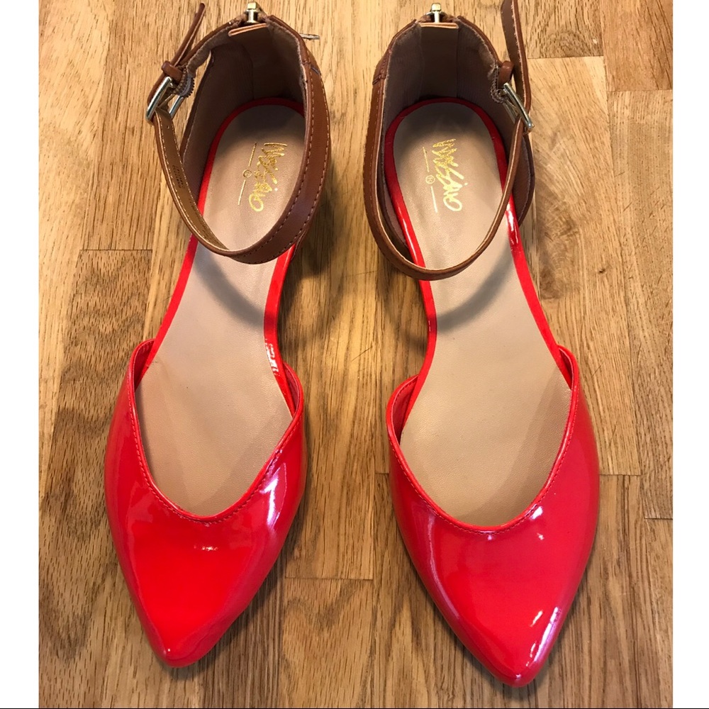 NWOT Bright Ankle Buckle Shoes